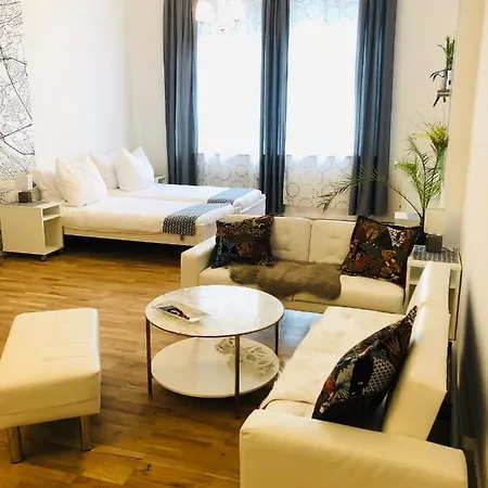 Rumi's Aparthotel *